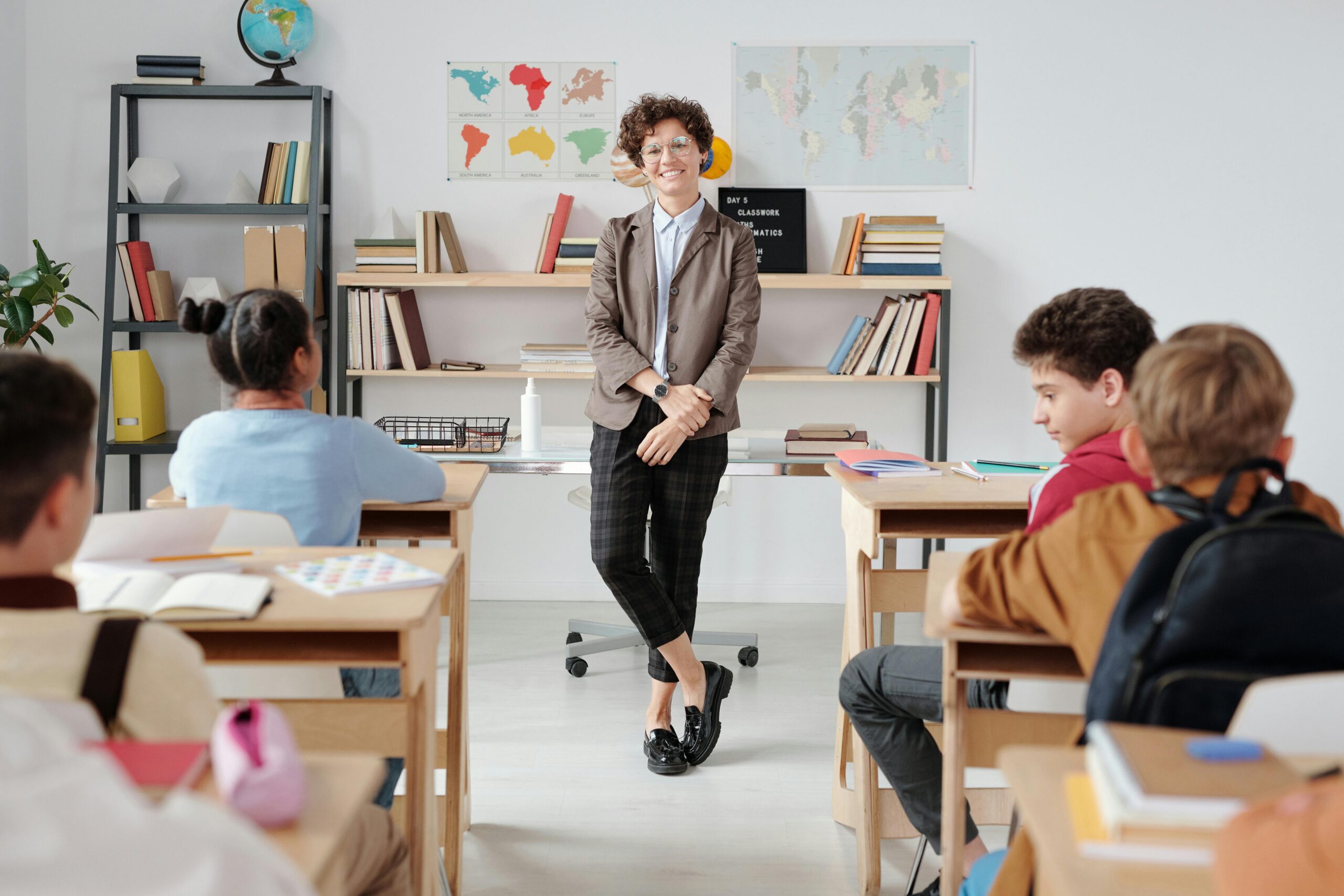 How to Talk to Teachers Effectively: Communication Tips for Academic Success