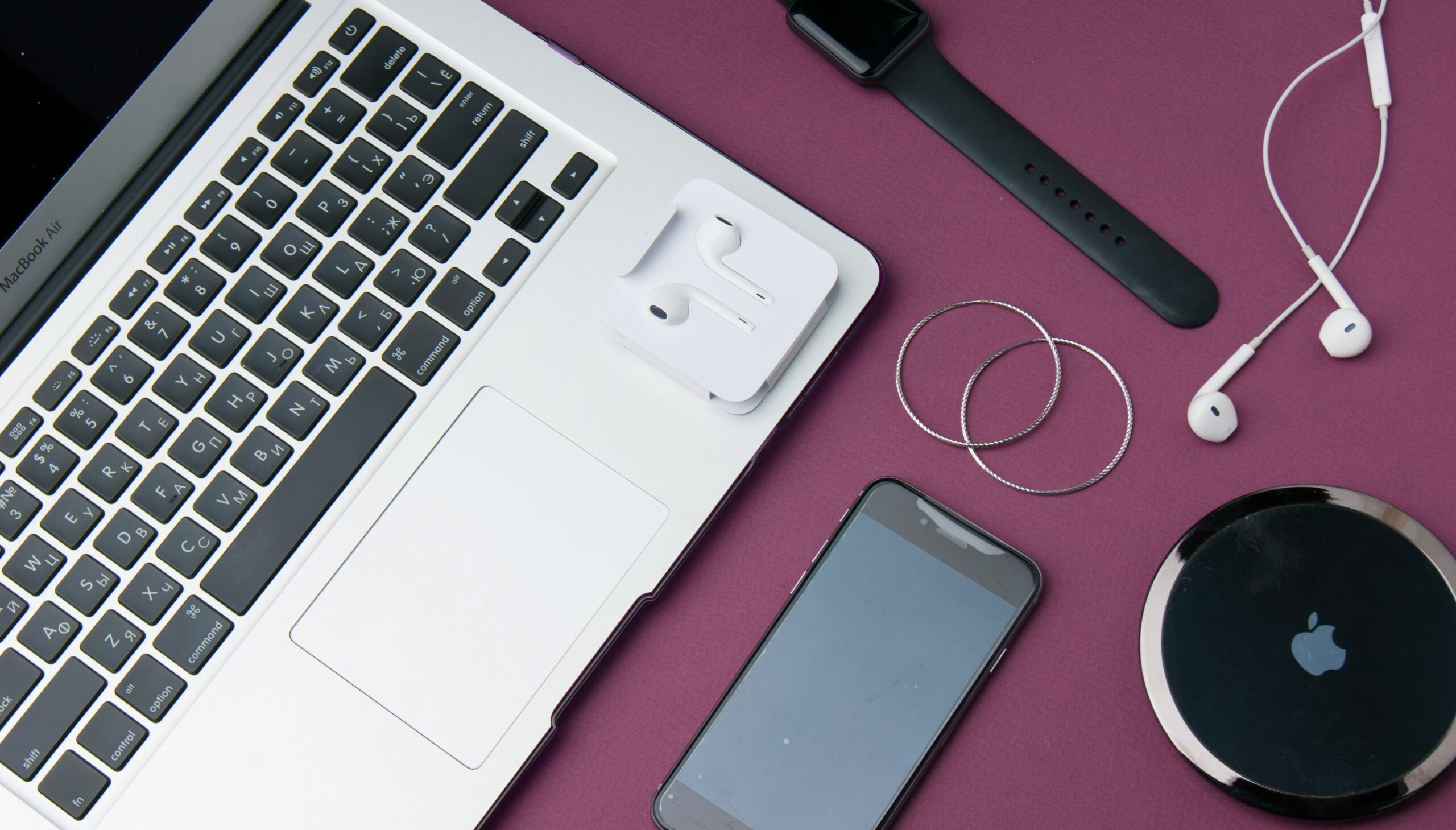 Gadget Reviews: In-depth reviews of the hottest new gadgets each month